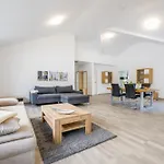 Moeblierte Penthaus Wohnung